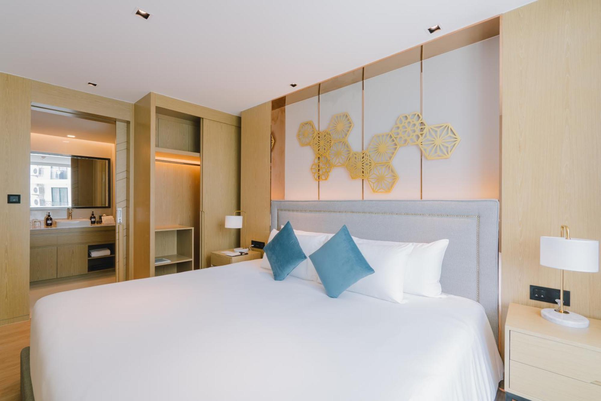 Wyndham La Vita Rawai Phuket Exterior photo