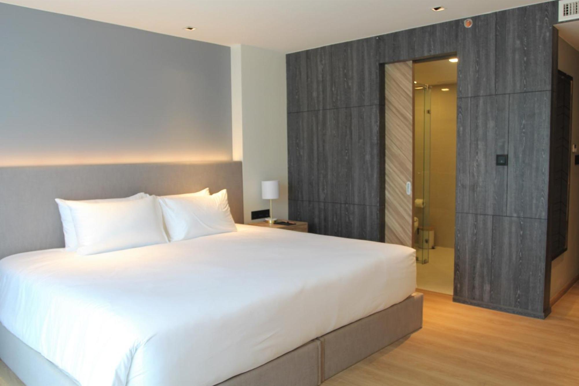 Wyndham La Vita Rawai Phuket Exterior photo
